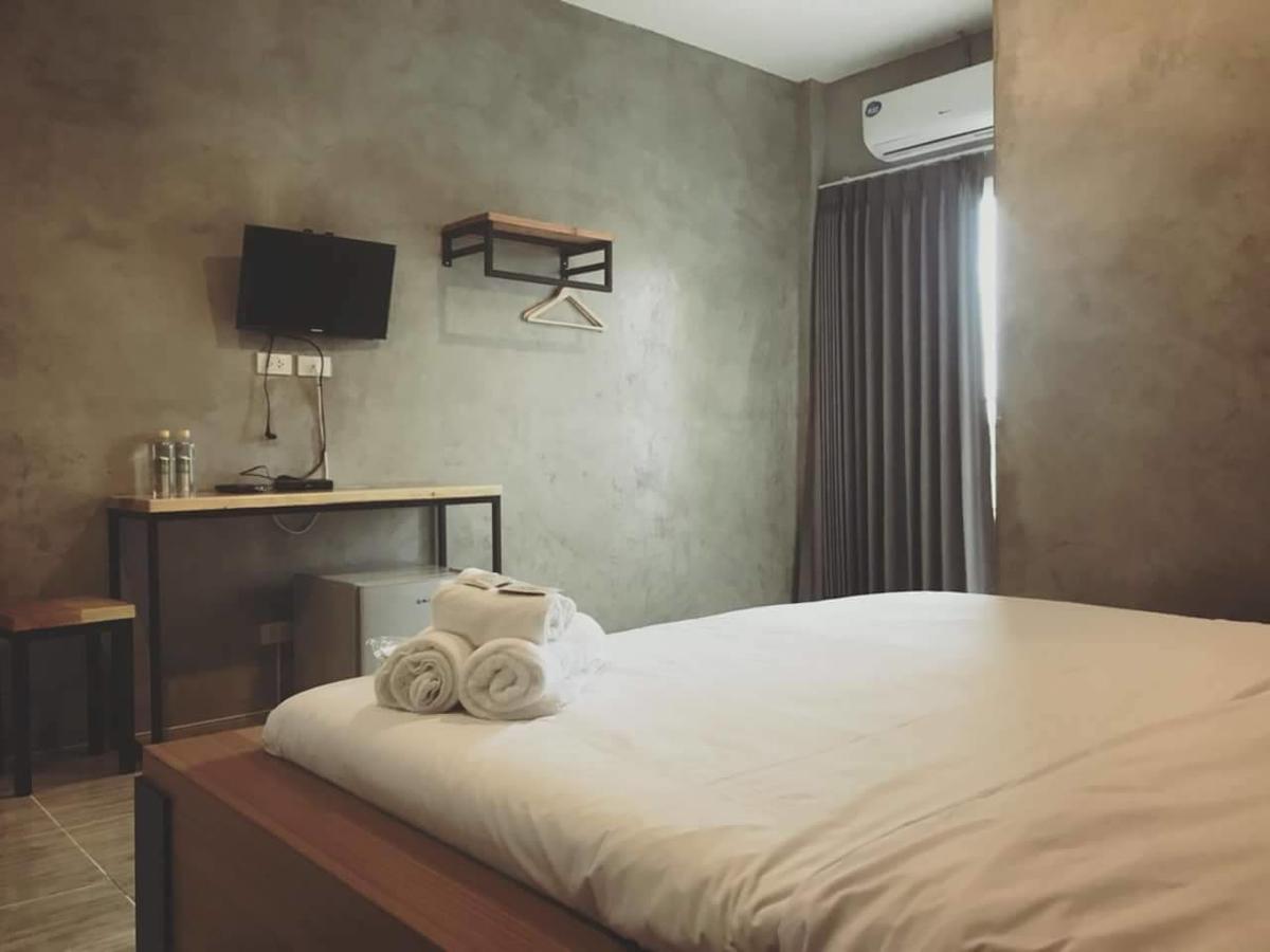 The Day Home Hotel Пакчонг Экстерьер фото